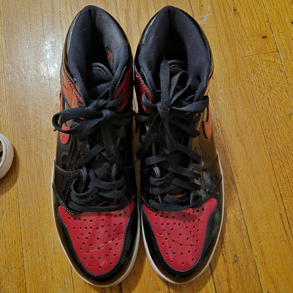 Air Jordan Family Women's Hi Top Sneakers in Black, Red , White Size 10